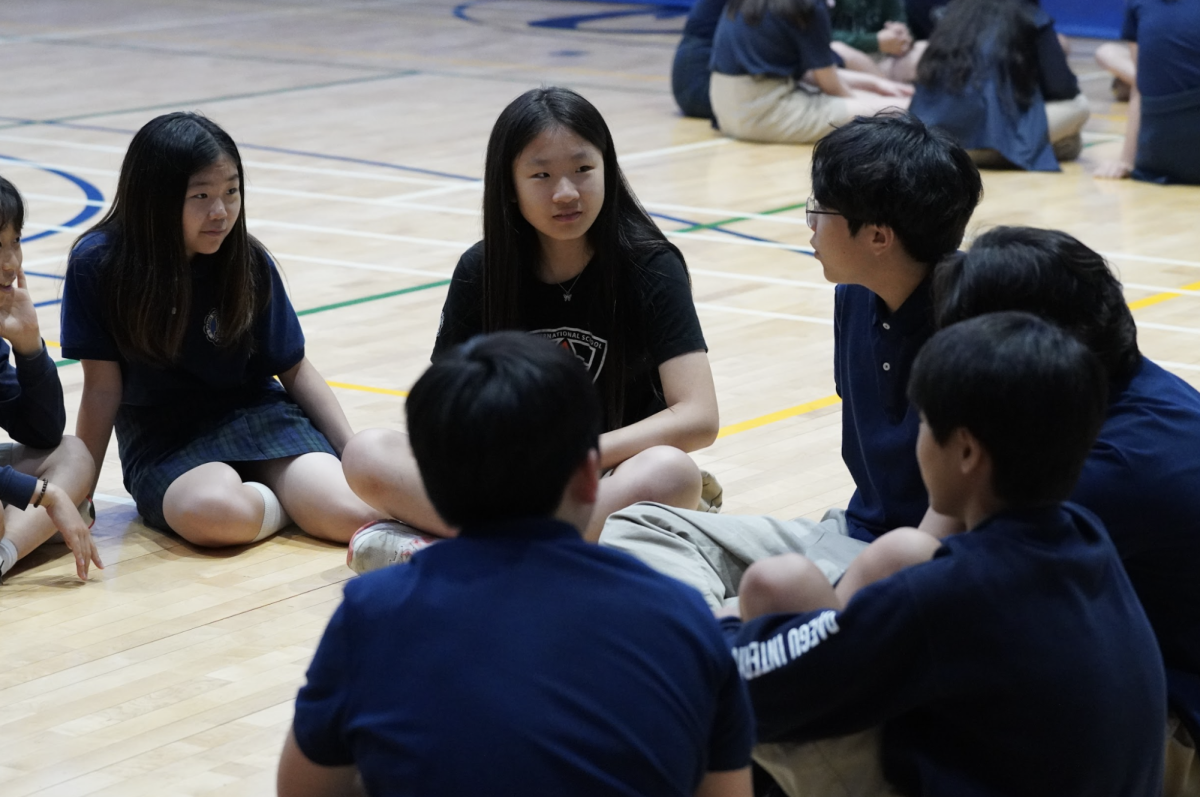 Attendees branch out to the topics that interest them in small groups. Oliver Park in ninth grade said, “I learned about how racist Korea was despite my expectations, like how they are really racist towards East Asian people.”