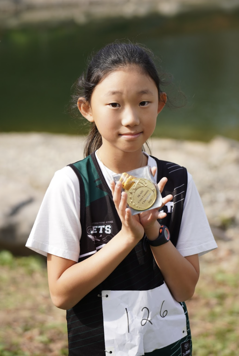 Allie Moon wins gold over dozens of others. Alongside the medal, she beats her own record and secures a personal victory. 