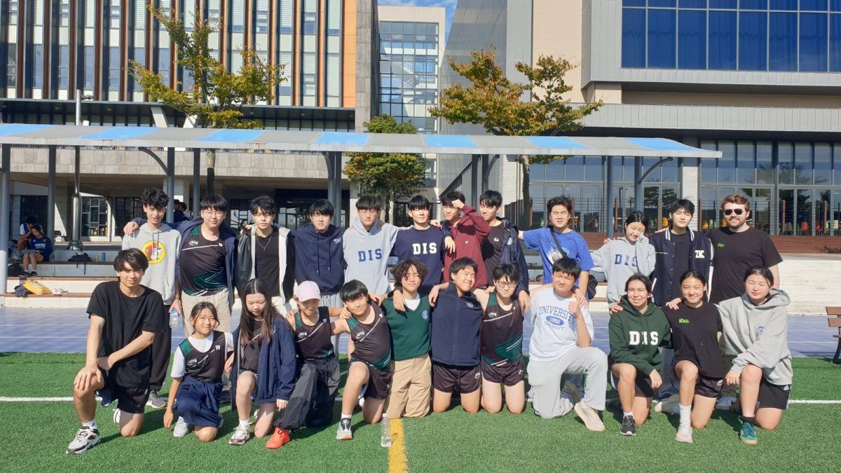  As the cross country team wraps up the tournament, they leave with no regrets. Every runner left everything out on the course, and pushed through fatigue and cheered one another to the very end.
