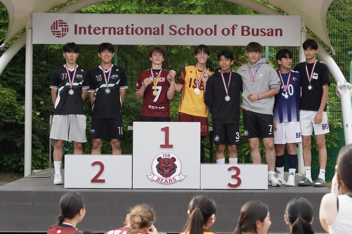 Following a runner-up finish at the SKAIS Tournament, standout freshman Charlie Park (10) and seasoned sophomore Jayden Lee (77) earn the two all-tournament team spots for the SKAIS Tournament.